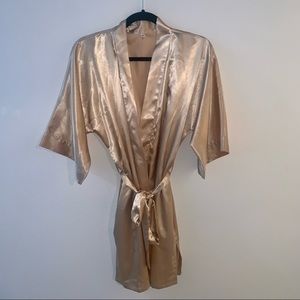 🌵Beige Silky Short Robe